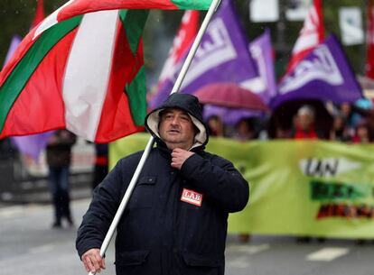 Manifestación convocada por el sindicato LAB en San Sebastián con motivo del Primero de Mayo.