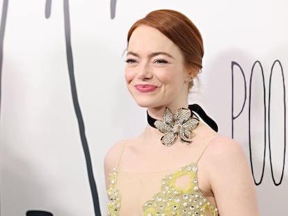 Detalle del maquillaje de la actriz Emma Stone con unas pestañas bien levantadas. GETTY IMAGES.