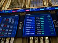 Paneles de la Bolsa de Madrid.