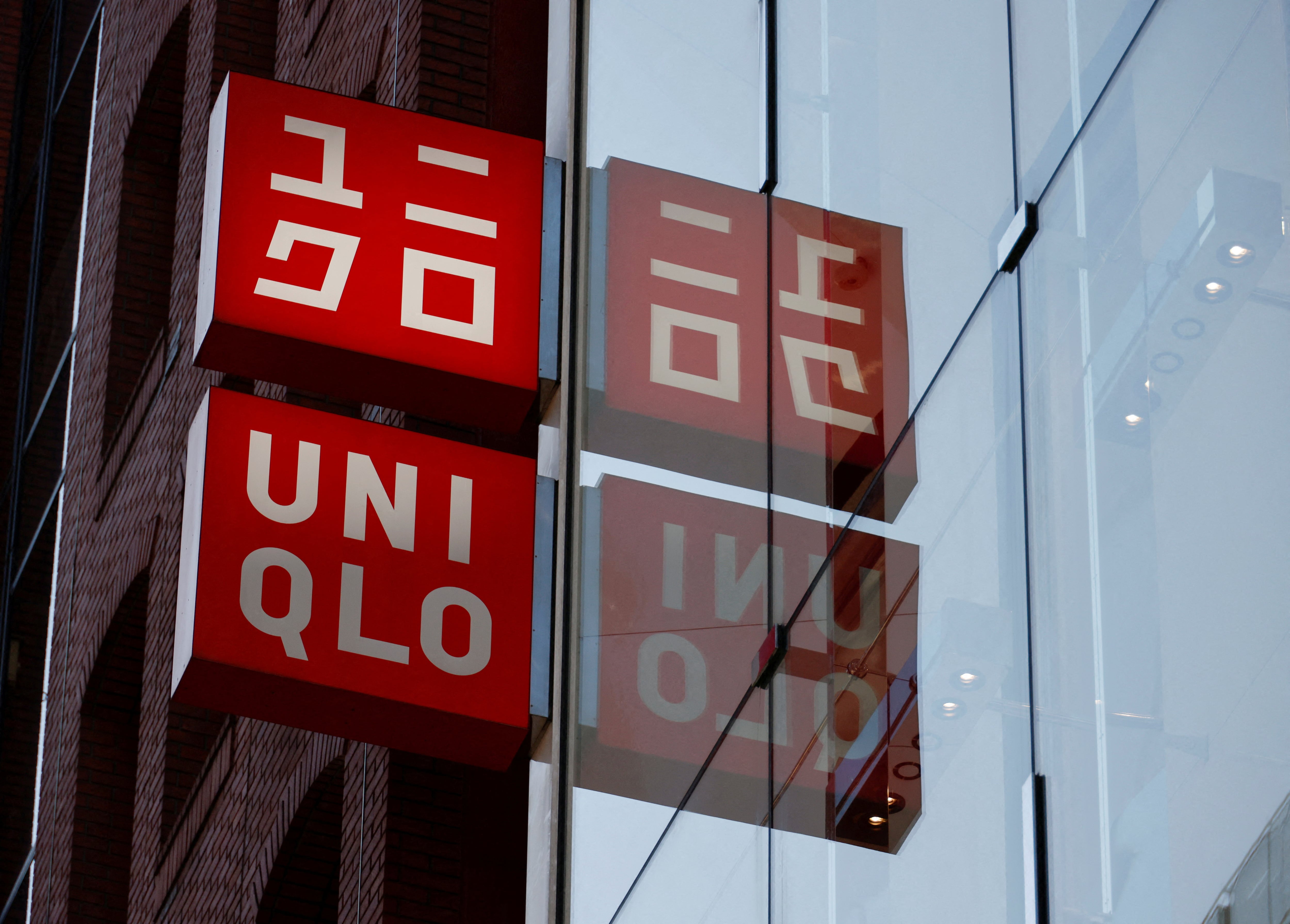 El dueño de Uniqlo sorprende al mercado: dispara un 25% su beneficio anual y prevé seguir fuerte en 2025