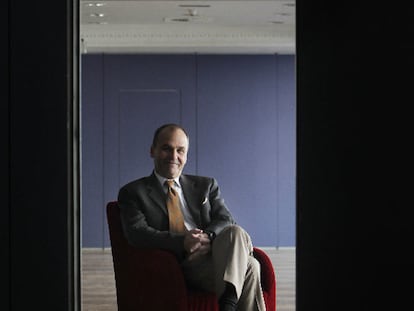 Scott Turow, ayer en un hotel de Madrid.