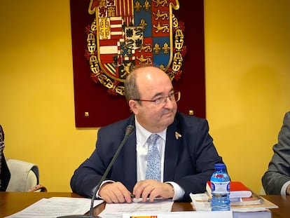 El ministro de Cultura y Deporte, Miquel Iceta, en una reunión con el patronato del Archivo de la Corona de Aragón en Barcelona, este 22 de diciembre.