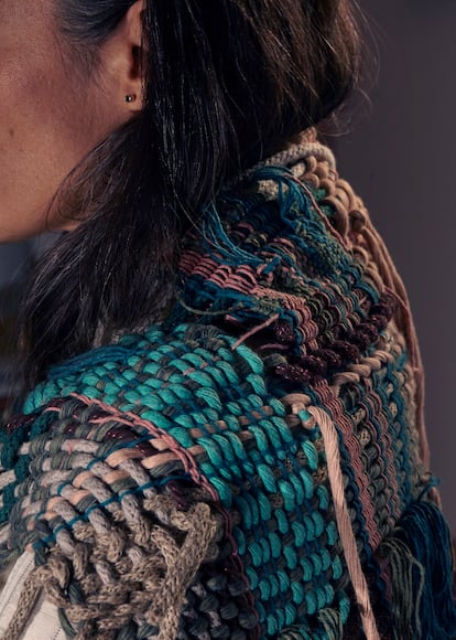 Detalle de una prenda de lana elaborada por Lorena
Madrazo, Investigadora y creativa textil.