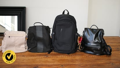 Artículo de EL PAÍS Escaparate que compara las mejores mochilas antirrobo para mujer de 2025.