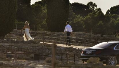 Christiana Wyly, rumbo a su boda en Empúries.