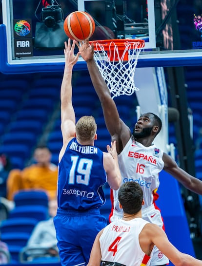 Garuba tapona al finlandés Valtonen en cuartos del Eurobasket.