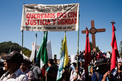 Pobladores de San Cristóbal de las Casas marchan para exigir seguridad en el Estado de Chiapas.