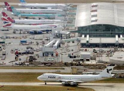 El grupo español Ferrovial, a través de su filial BAA, gestiona el aeropuerto de Londres (en la imagen).