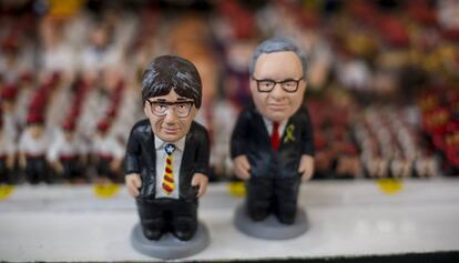 'Caganers' de Puigdemont y Torra en la feria de Santa Llúcia.