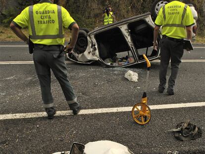 Un muerto en Ourense y un conductor a la fuga en Lugo
