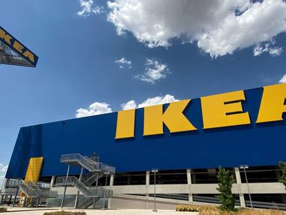 Exterior de la tienda de Ikea situada en la localidad madrileña de Alcorcón.  