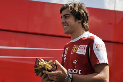 Fernando Alonso, que hoy cumple 29 años, con un regalo en Hungría