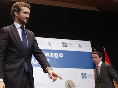 Pablo Casado en un acto junto a José María Aznar el mes pasado.