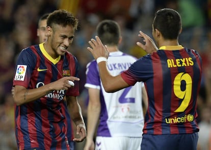 Alexis felicita a Neymar por su gol