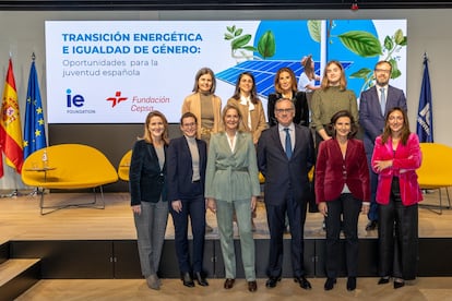 Foto de familia de la presentación del informe de Fundación IE y Fundación Cepsa.