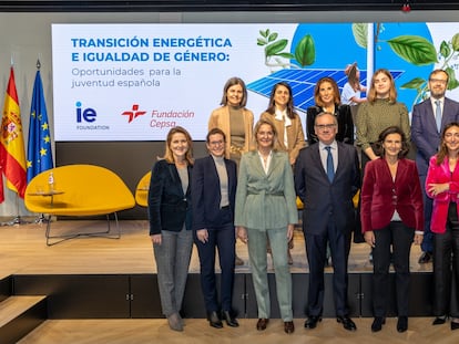 Foto de familia de la presentación del informe de Fundación IE y Fundación Cepsa.