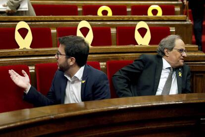 Pere Aragonès y Quim Torra en el Parlament.