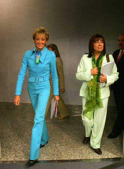 María Teresa Fernández de la Vega y Cristina Narbona, tras el Consejo de Ministros.