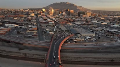 Paso del Norte international bridge in Ciudad Juarez