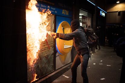 Disturbios en Barcelona el pasado sábado en protesta por el encarcelamiento de Pablo Hasél.