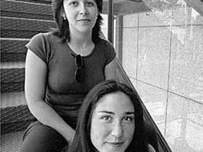Clara López y María Barroso, estudiantes de la Escuela de Cine de Madrid.