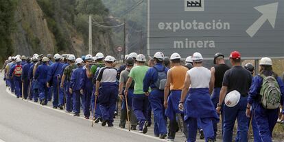 Marcha de mineros del carbn entre las localidades de Villablino y Len, en protesta por el impago de las nminas, el pasado mes de septiembre.