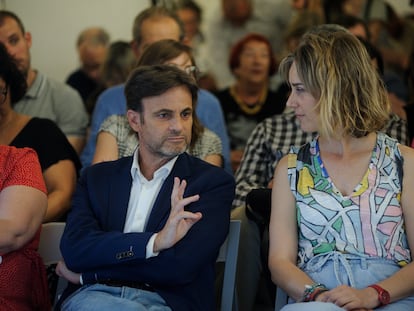 El hasta ahora diputado Jaume Asens y la líder de los comunes en el Parlament, Jéssica Albiach, durante el Consell Nacional de Catalunya en Comú, la semana pasada.