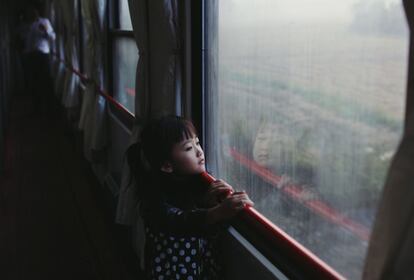 Paulina Metzscher gana la categoría Retratos con esta imagen hecha en un tren nocturno en China.
