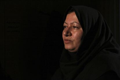 Imagen de Sakineh Ashtianí durante la reconstrucción del asesinato de su marido, en su casa, en el noroeste de Irán.