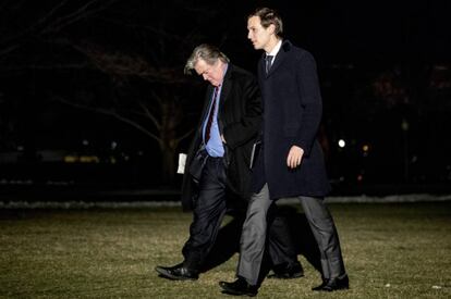 Bannon y Kushner, en marzo