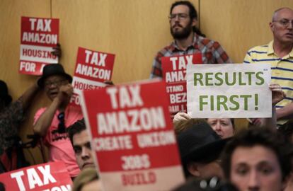Protesta esta semana en Seattle, ciudad sede de Amazon, para que se apruebe un impuesto a las grandes tecnológicas para combatir la pobreza.