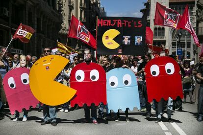 'Comecocos' y 'fantasmas' en la manifestación del Primero de Mayo en Barcelona, en 2013.