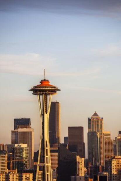 El perfil urbano de Seattle, en el que destaca la torre Space Needle (de 1962) con sus 184 metros de altura.