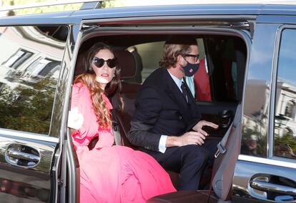 Andrea Casiraghi y Tatiana Santo Domingo, a su llegada a la boda. La pareja se casó en febrero de 2014 en los Alpes, en un paisaje nevado, frente a 300 invitados.