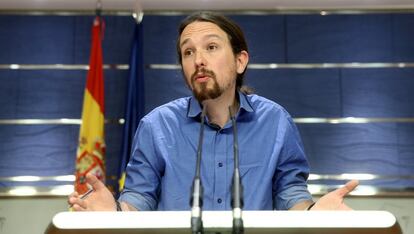 El secretario general de Podemos, Pablo Iglesias, ha trasladado este martes al Rey que su formación será "generosa" en las negociaciones que se abrirán "muy pronto" con IU para explorar una alianza electoral, en el caso de que finalmente haya que repetir los comicios generales en junio.
