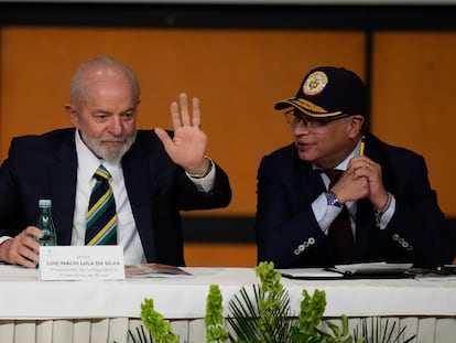 Brazil's President Luiz Inacio Lula da Silva, left, and Colombia's President Gustavo Petro, attend the inauguration of the International Book Fair in Bogota, Colombia, Wednesday, April 17, 2024. (AP Photo/Fernando Vergara)