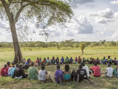 Reunión de jóvenes de Hope North, un centro construido en Uganda para rescatar a niños de los secuestros de los guerrilleros.