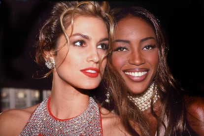 Cindy Crawford y Naomi Campbell en una fiesta en Nueva York en 1992.