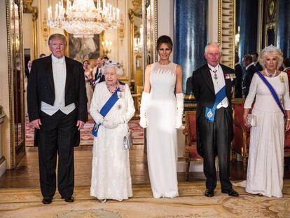 Donald J. Trump, su esposa Melania, Isabel II, el Príncipe Carlos de Gales y Camilla.