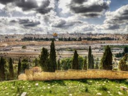 Vista panorámica de la ciudad amurallada de Jerusalén