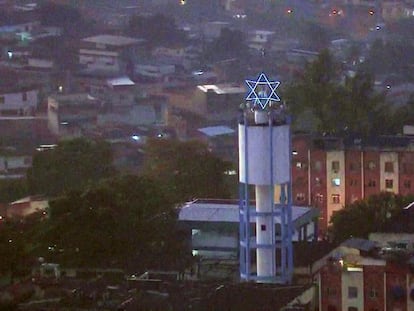 Estrela de Davi em conjunto habitacional na zona norte do Rio, uma das áreas sob ataque da facção que rebatizou cinco zonas como "Complexo de Israel".