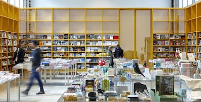 Librería del centro de arte contemporáneo Palais de Tokyo, en París.