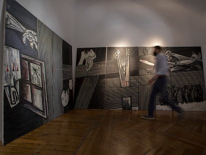 'Guernica' (1977), de Agustín Ibarrola , en la Galería José de la Mano de Madrid.