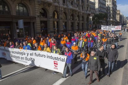 Manifestación en Barcelona de los empleados de la planta de Alstom.