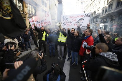 Manifestación de taxistas en la Gran Vía el pasado 21 de enero.