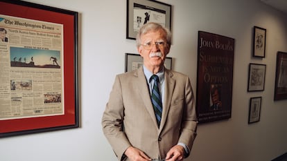 John Bolton, em seu escritório em Washington, na terça-feira da semana passada.