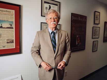 John Bolton, em seu escritório em Washington, na terça-feira da semana passada.