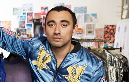 Nicola Formichetti, con una de esas chaquetas que solo se pueden llevar si tienes mucha personalidad.