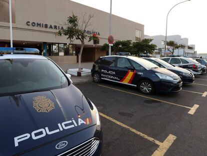 Comisaría de Maspalomas donde permanecen detenidos los cuatro sospechosos.