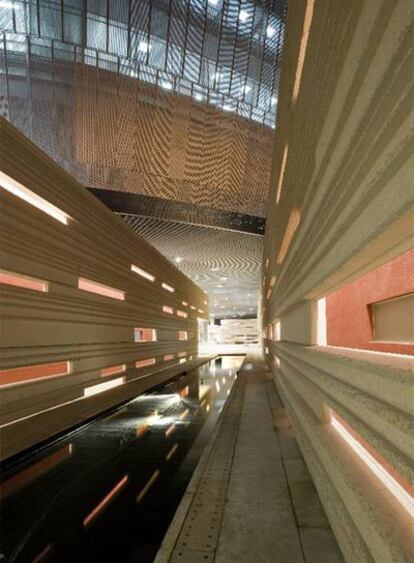 Interior del edificio del Banco Santander.